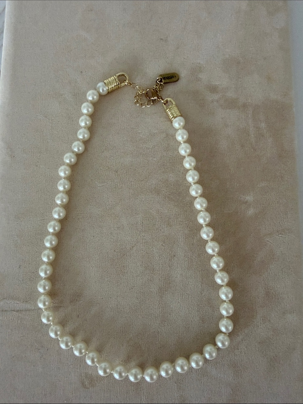 Beautiful Chic Faux Pearl Bead Necklace with Gold Accents - White